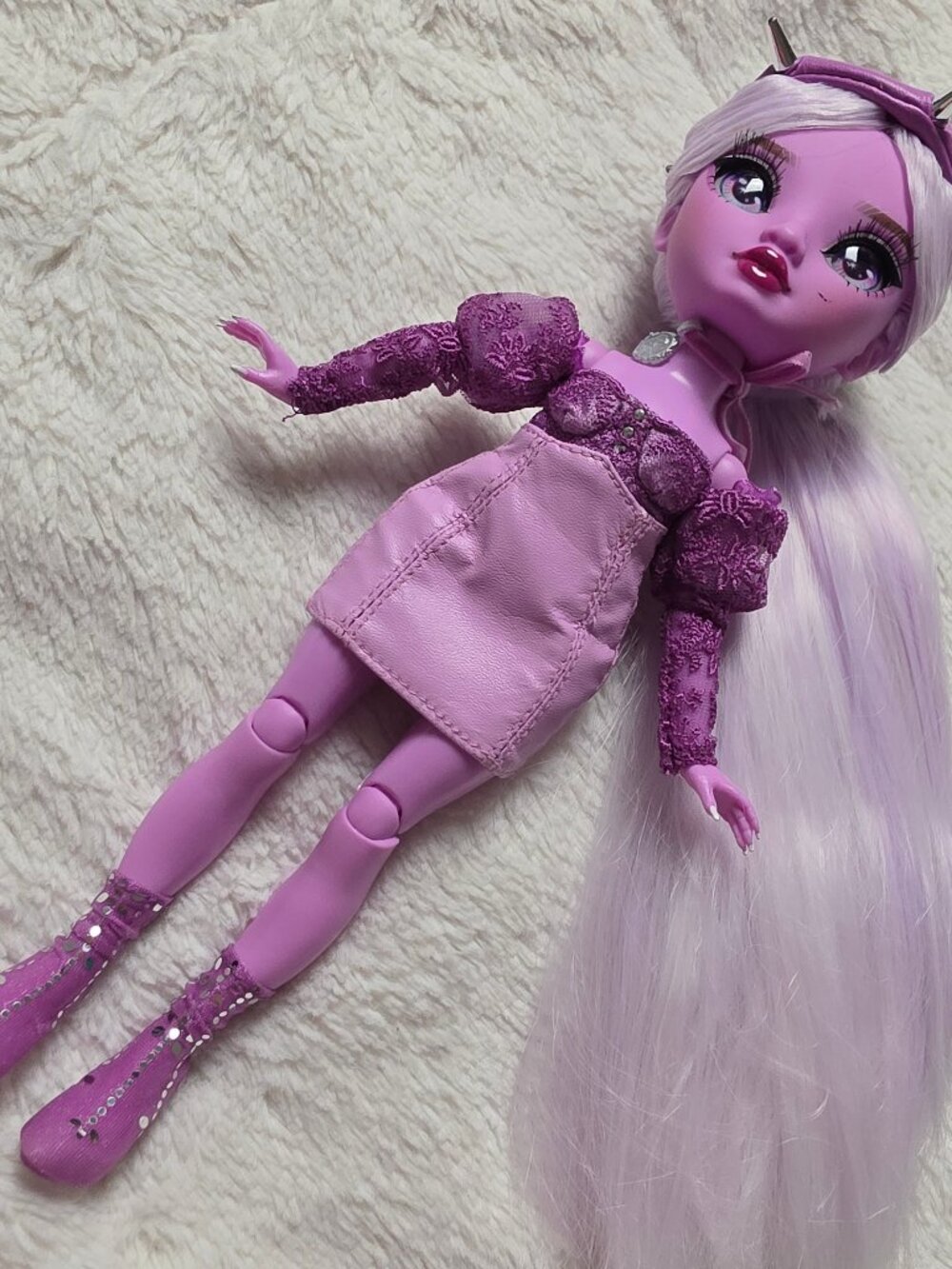 2023 Rainbow Shadow High Lavender Lynn Fashion Doll MGA Series 3 Pink Purple